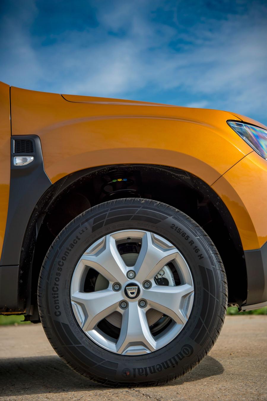 Колеса Dacia Duster Comfort 2018 года  (UK) (фото 16 из 35)